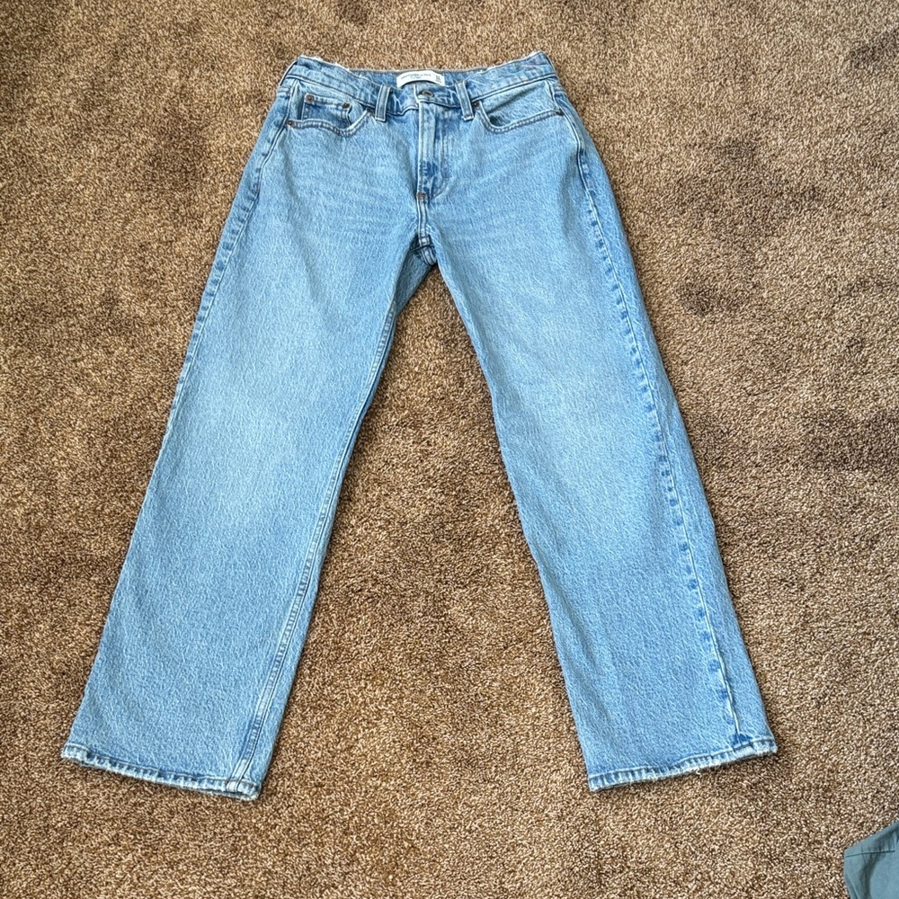 A&F Low Rise Baggy Jeans